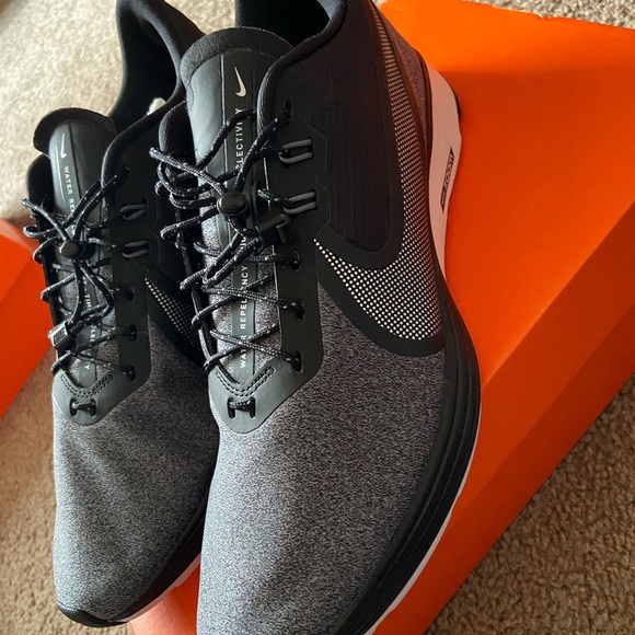 nike zoom strike shield